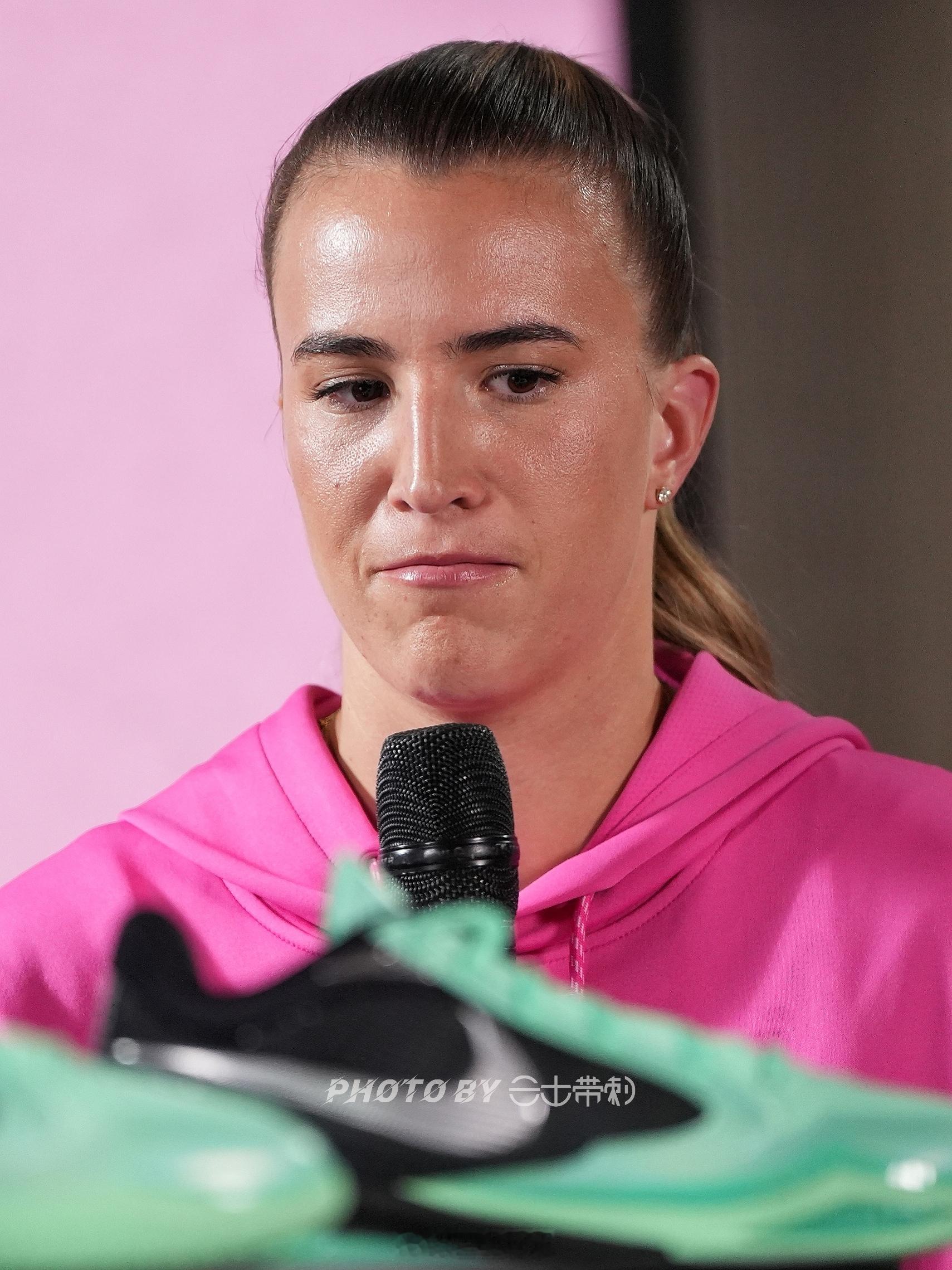 2026萨布丽娜中国行萨布丽娜中国行 4月8日下午，三土去追了个星，我最喜欢的女