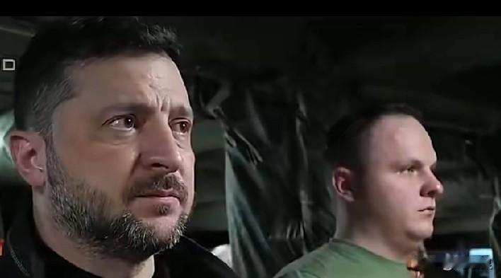 乌克兰总统泽连斯基11月5日访问了波克罗夫斯克（红军城）前线阵地并慰问广大官兵，