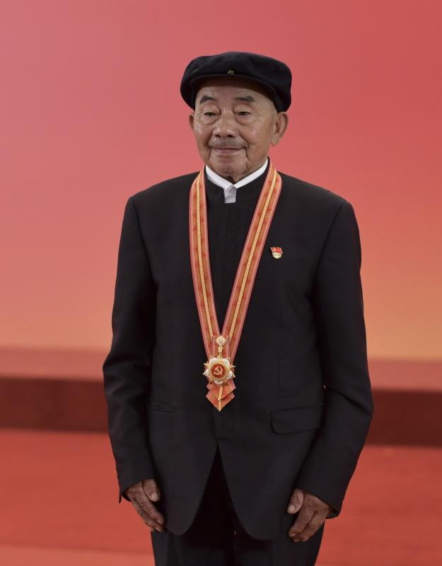黄大发，男，汉族，1935年11月出生，贵州省遵义市播州区平正仡佬族乡团结村半坎