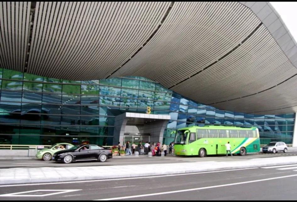 中国广东省揭阳市榕城区龙潭路。
4E级民航《揭阳潮汕国际机场》
国庆假期黄金周，