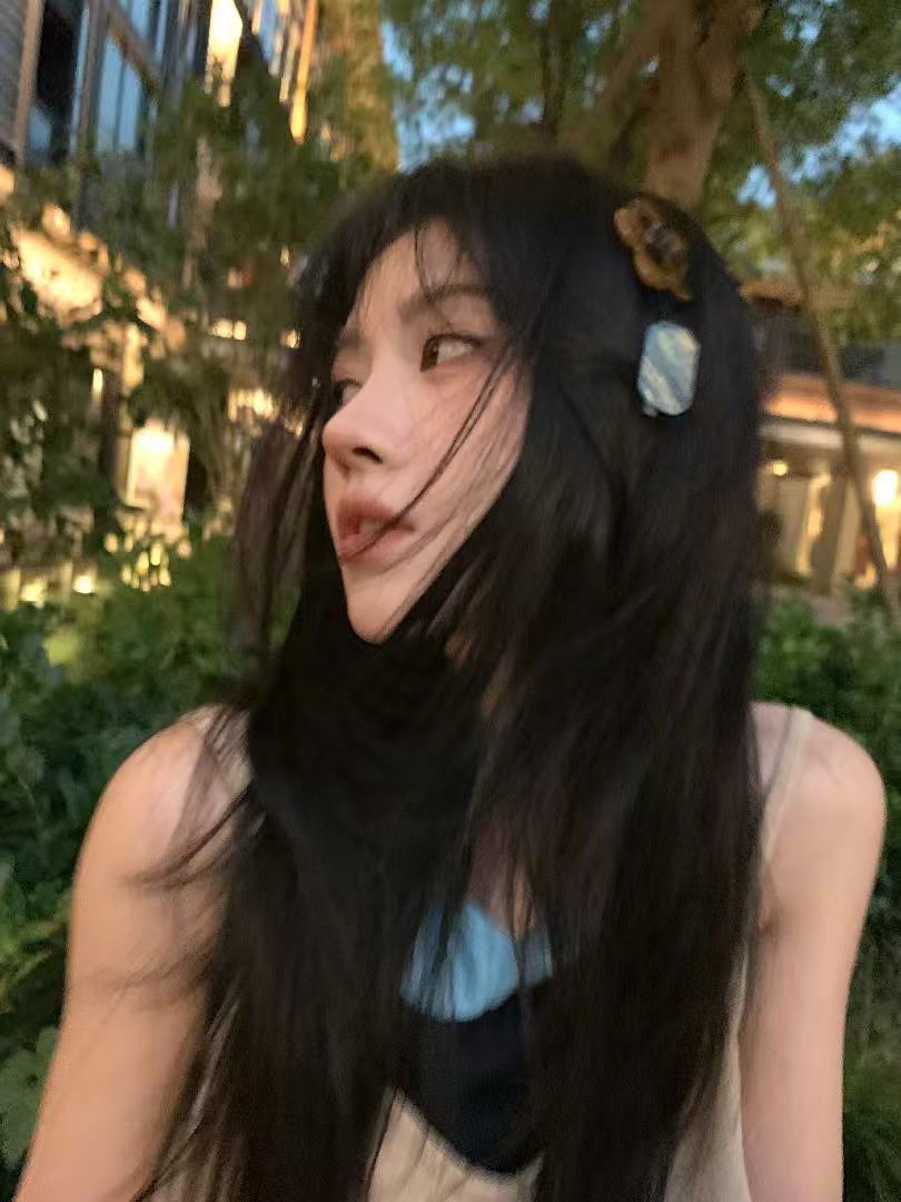 鞠婧祎叮咚随拍鞠婧祎叮咚live图 鞠婧祎：叮咚🚪 小鞠九宫格live美照来啦
