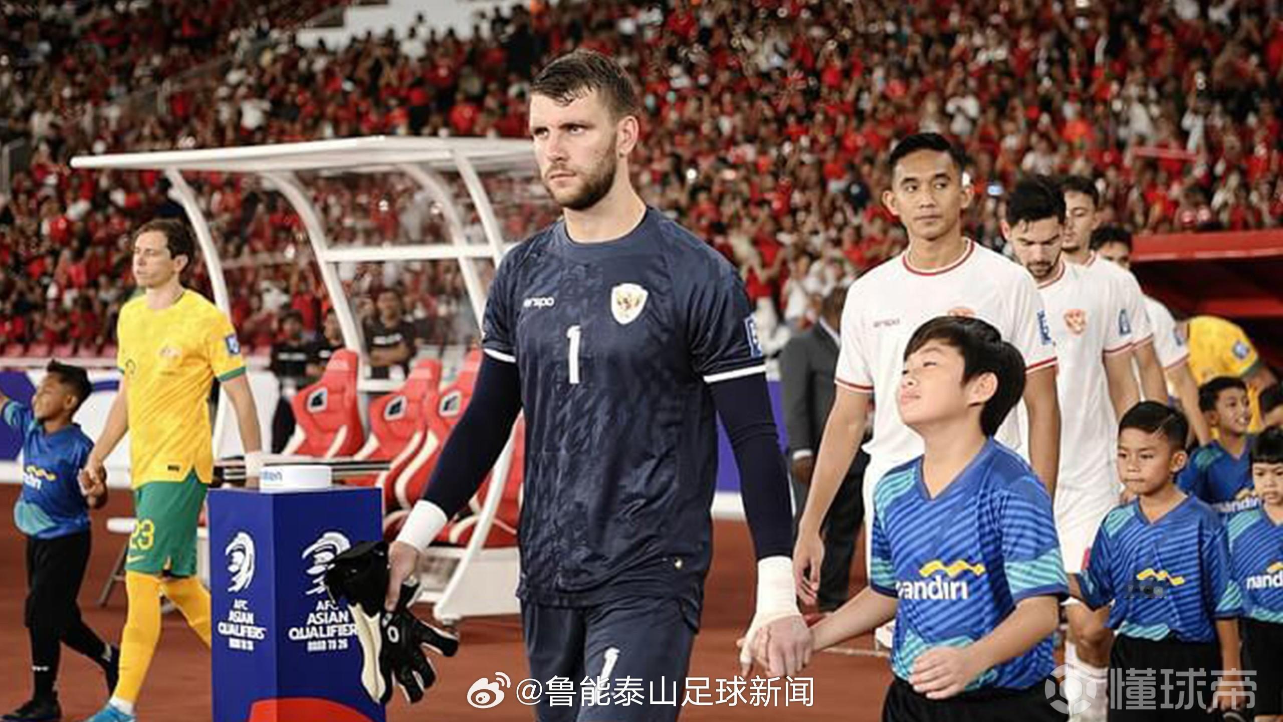 #国足世预赛# 效力于美职联达拉斯的印度尼西亚国门马尔滕-佩斯接受了俱乐部官网的