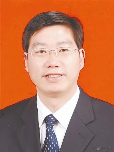 严查“内鬼”，信阳市原纪委书记杨蕾被查！

刚刚，权威媒体发布消息，河南省民政厅