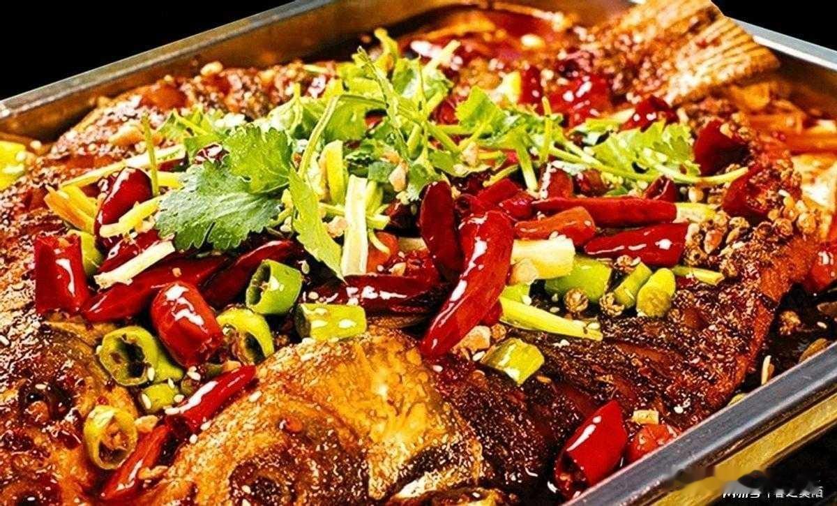 央视揭烤鱼行业黑幕！消耗消费者就餐信任

不得不说一下最近这个事。
之前烤鱼是商