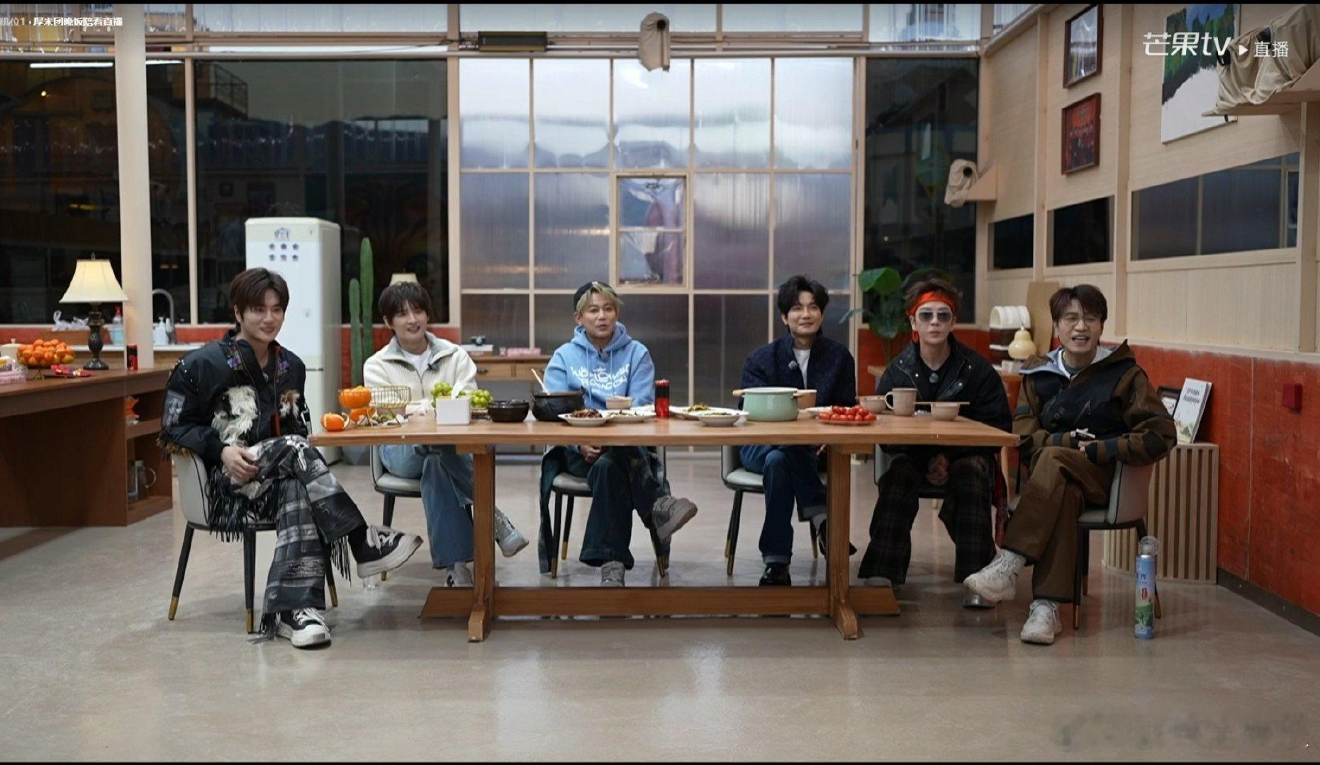 苏醒 爱你老己没毛病 快乐老友记 醒猫猫的小傲娇太可爱！看到打歌画面就和张远安利