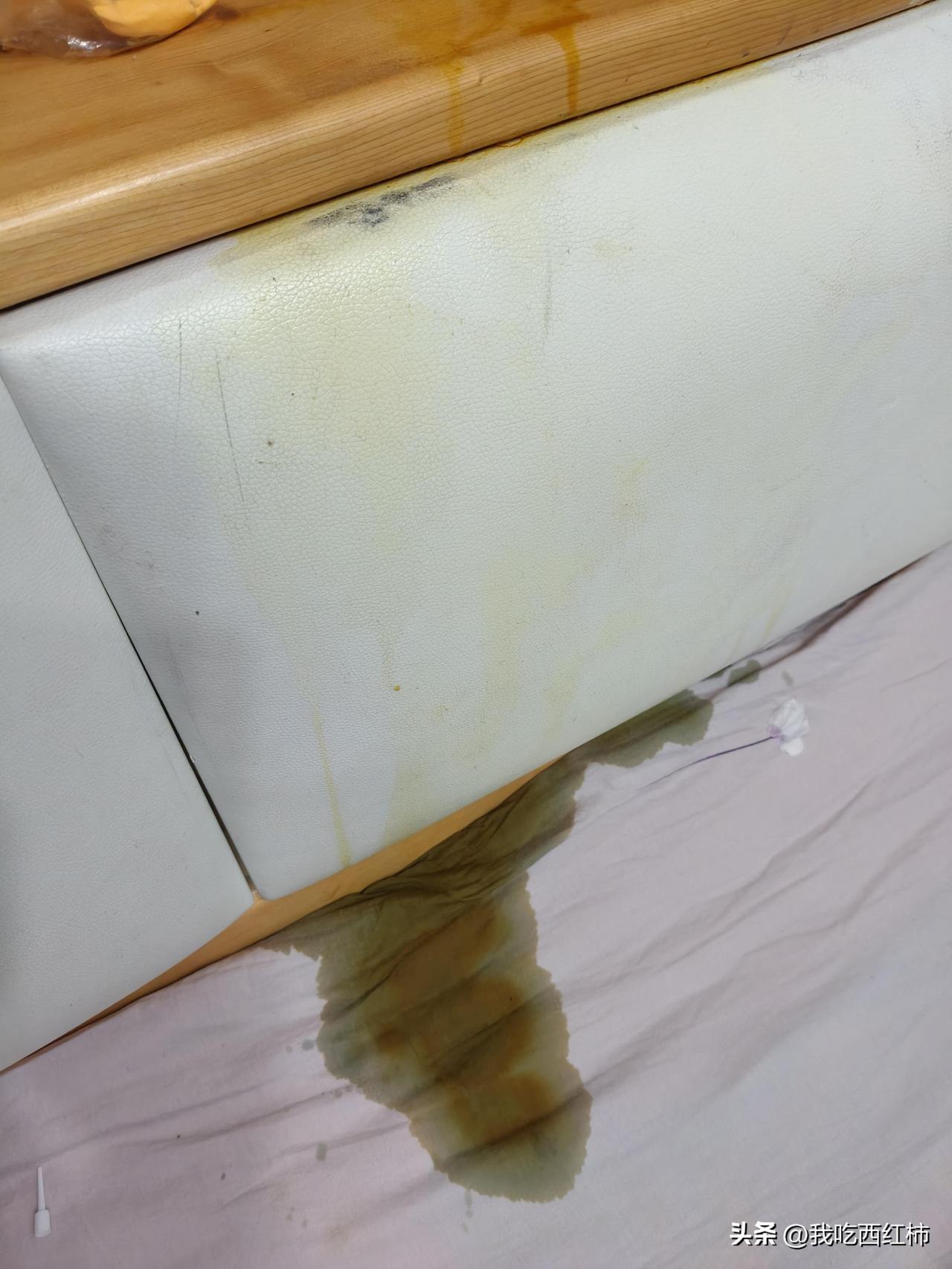 人到底能闯多大祸，这几天还都下雨，床单昨天才换过，一整瓶碘伏全倒上了