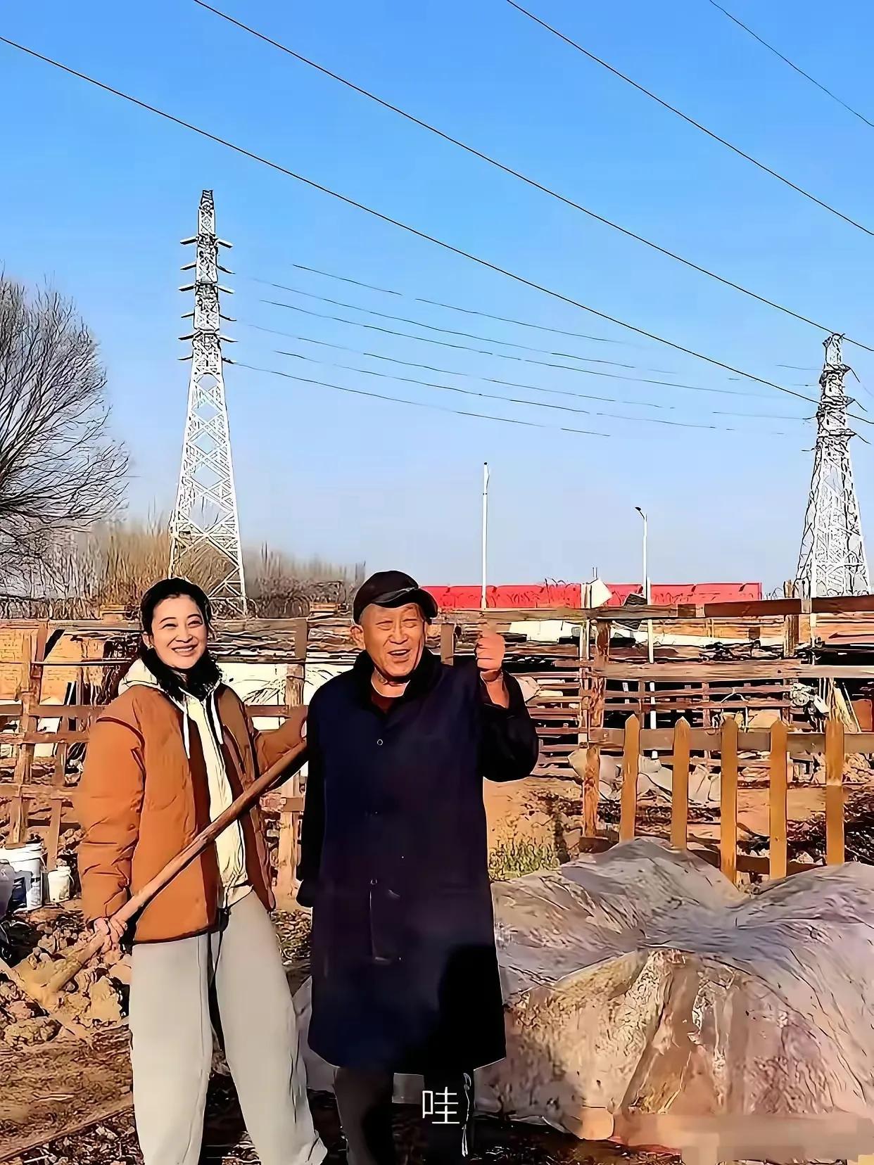 51岁的梅婷，把北京顺义近亿的别墅，过成了乡下大院子。她那个73岁的公公，每天早