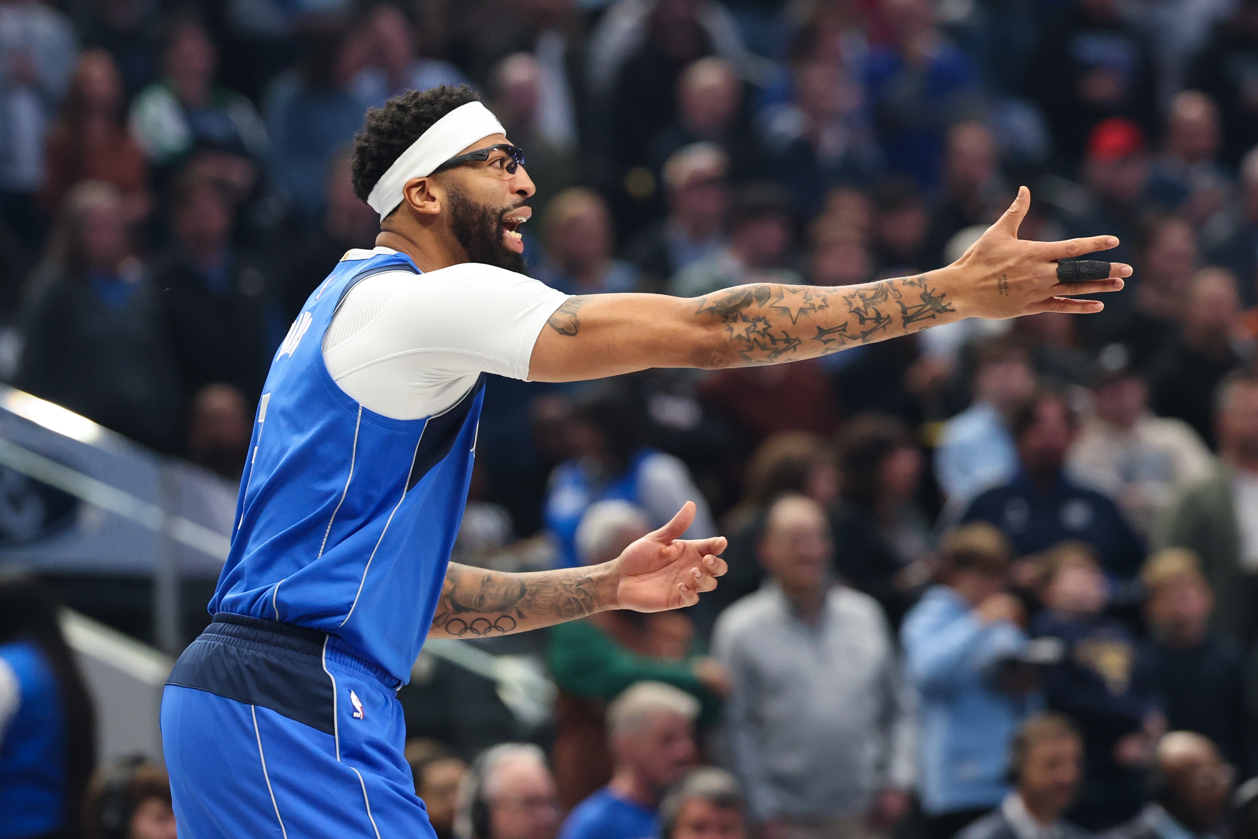 安东尼在自己的播客节目《7PM in Brooklyn with Carmelo