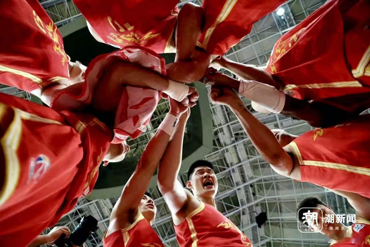 胡金秋半场22分倾尽全力浙商证券男篮绝境扳回一城 CBA总决赛在黄龙体育中心体育
