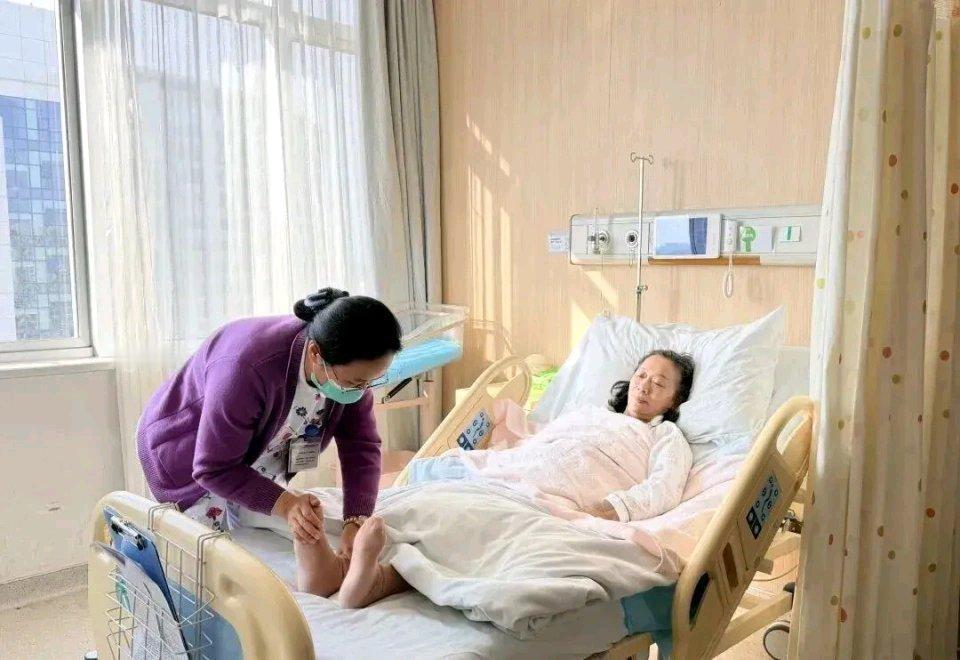 苏州59岁女子诞下4斤4两男婴：大女儿定居国外，我和丈夫常感到寂寞这一消息传出后