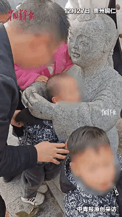 3岁的涛涛给所有家长提了个醒

不是因为孩子太顽皮，也不是因为雕像设计有问题，而