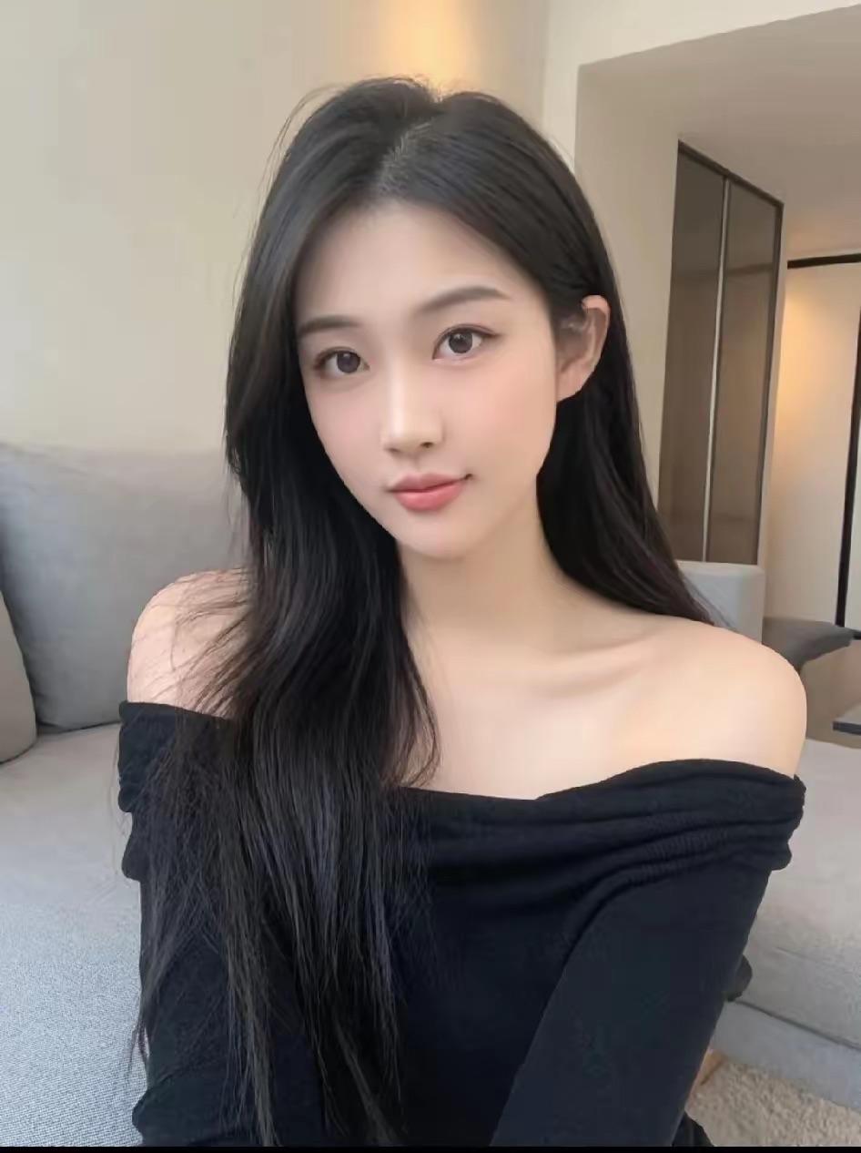 男人忘掉一个女人，
靠的是无数个硬熬的夜。
女人忘掉一个男人，
只需要一个更好的
