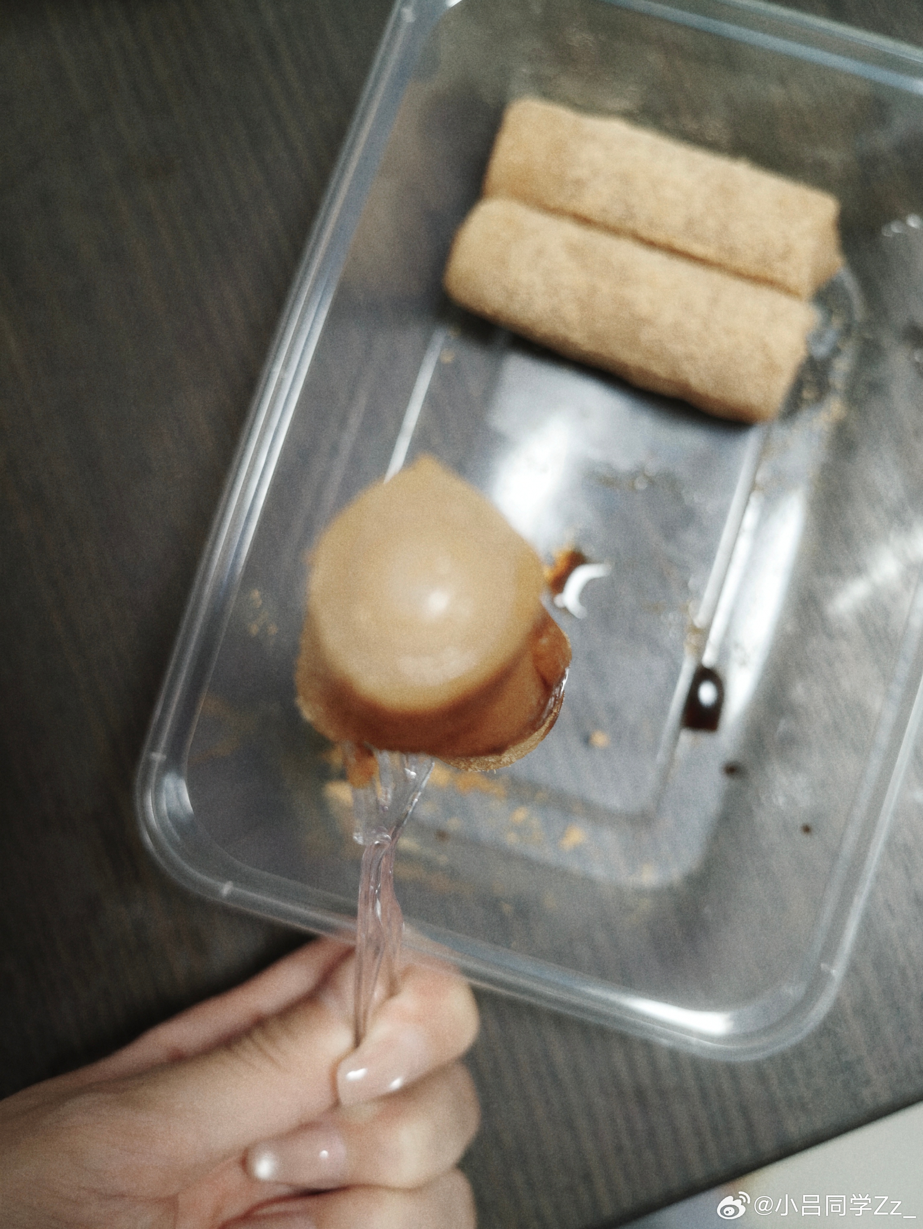 你家驴打滚已经没有豆沙了是吗？黄豆粉也扣扣搜搜的 鼓楼店和总店质量差这么多吗