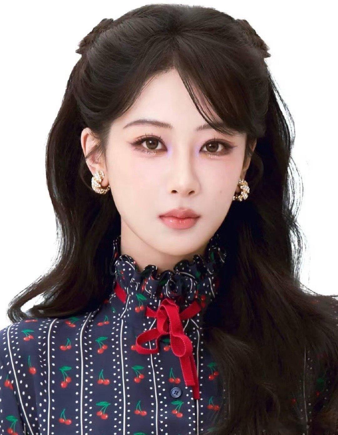 杨紫确认参加白玉兰，今晚抵达上海[喵喵] ​​​