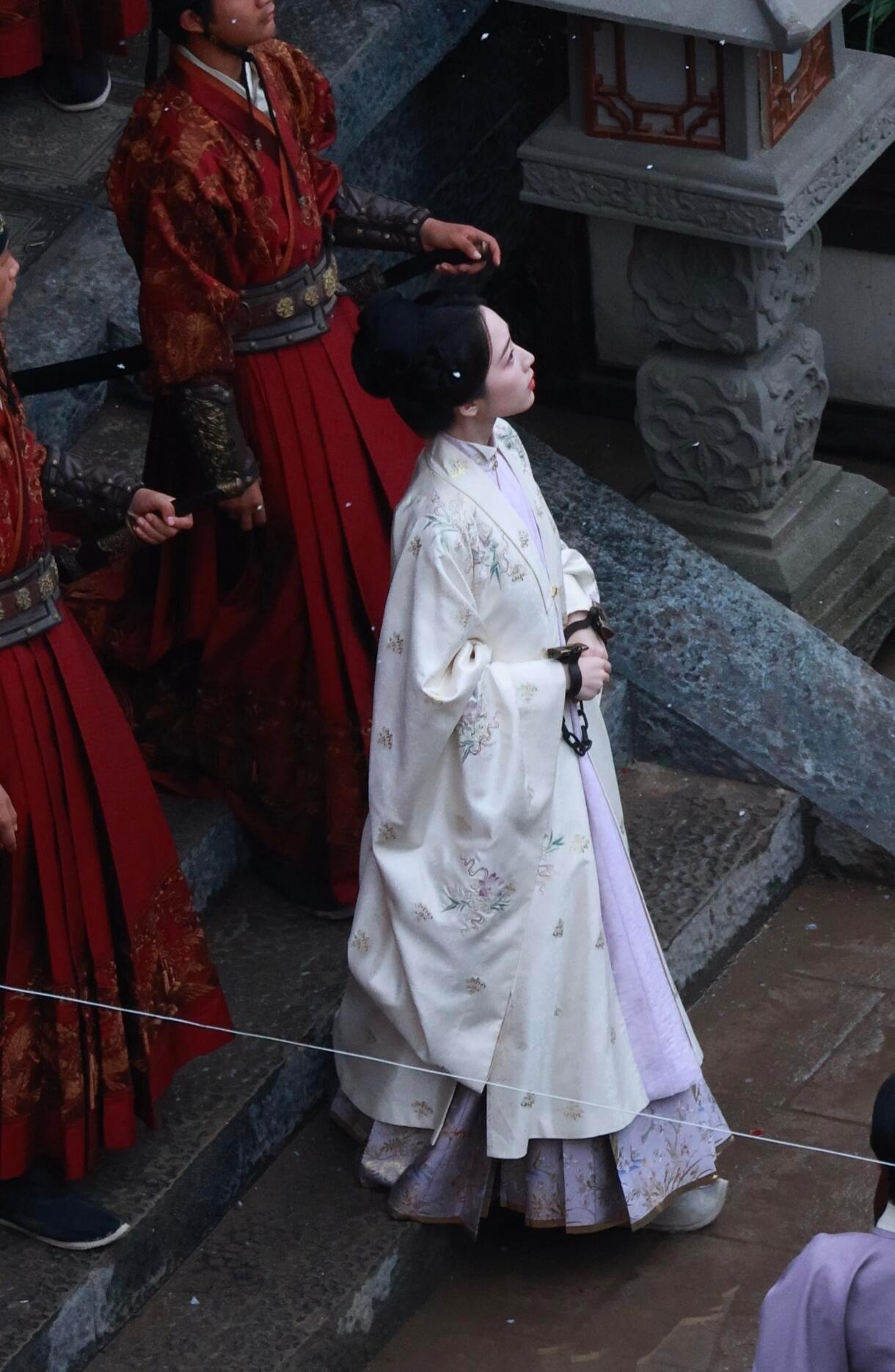 恩熙花开锦绣目前造型🈶造型设计:高秋婉梳化:杨晓海 ​ ​​​