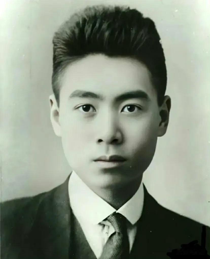 前无古人，后无来者。集美貌、才华和人品于一身的中华第一美男子。