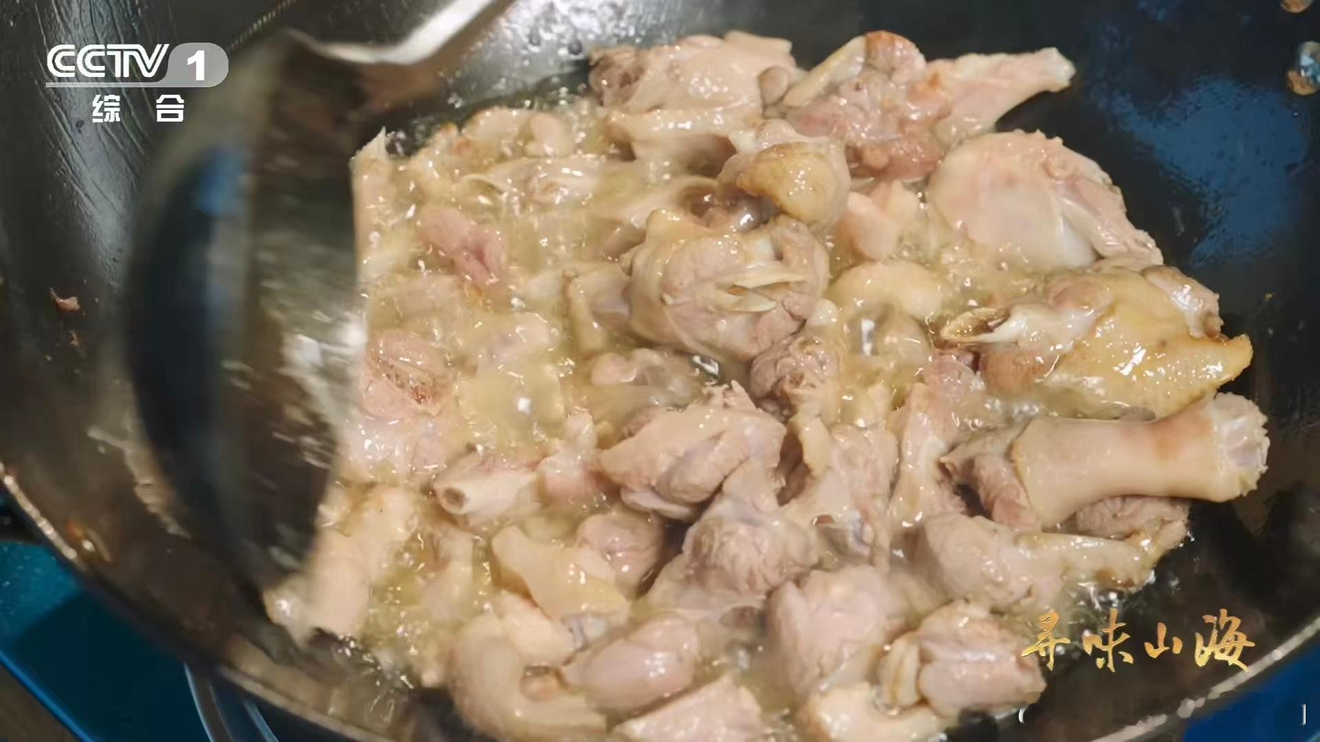 仔姜烧鹅随机馋哭一位游客一口就香迷糊的天花板下饭菜 看色泽就知不简单！鹅肉金黄，