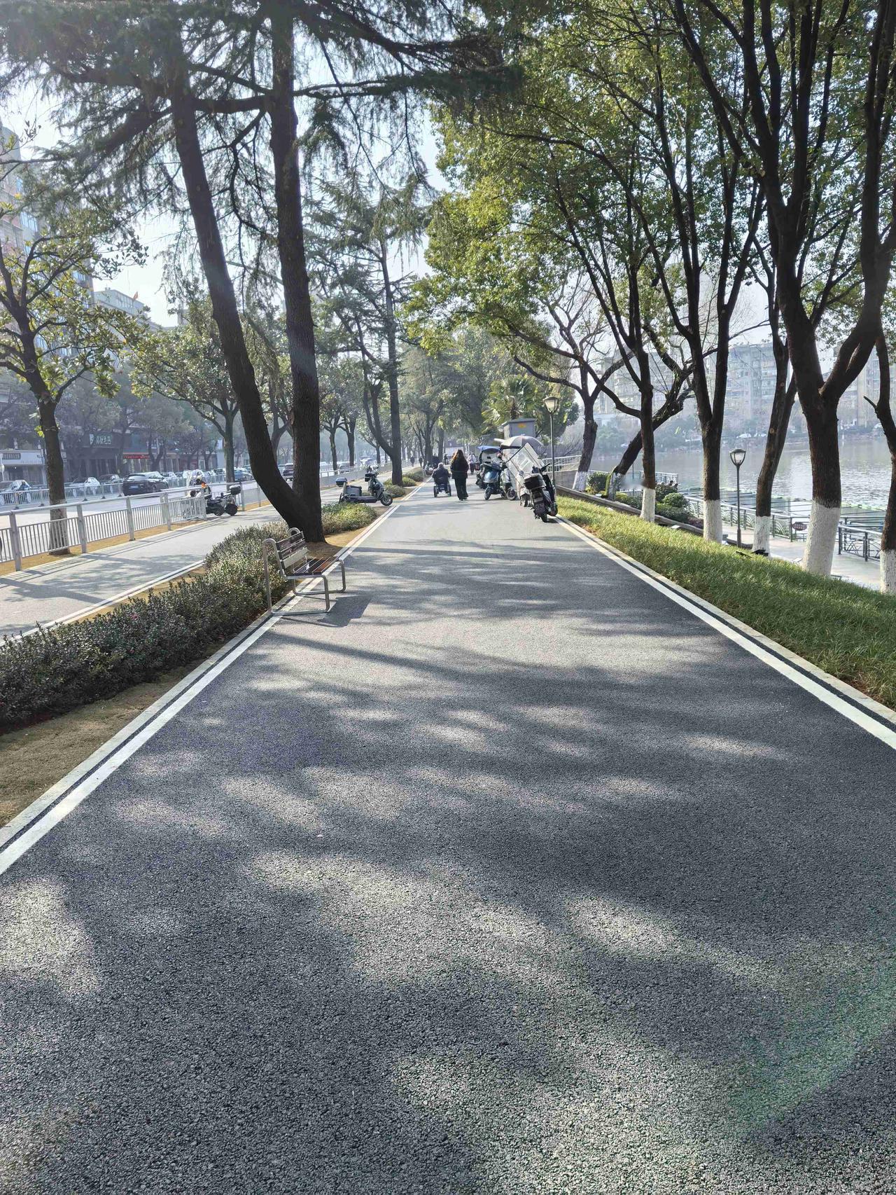 带定位晒今日生活 今日状态轻松愉快，我在黄石磁湖绿道感受着晴天的惬意。我从武汉来