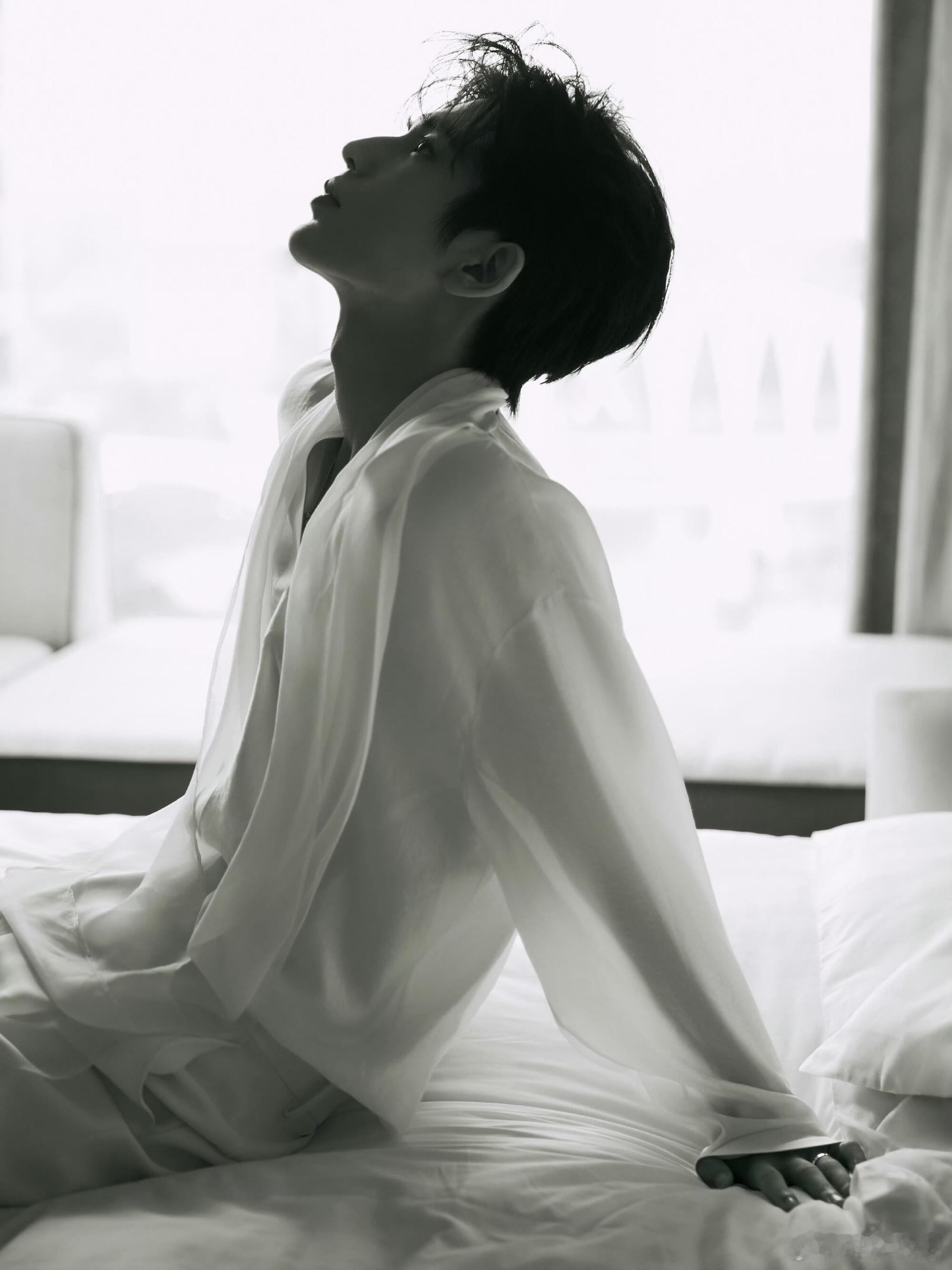 张凌赫  老公赤裸裸的诱惑张凌赫｜ 