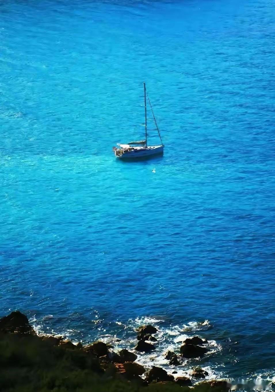 巴菲特：“不要浪费你的时间和精力去分析什么政治经济形势，不要浪费时间和精力去看每