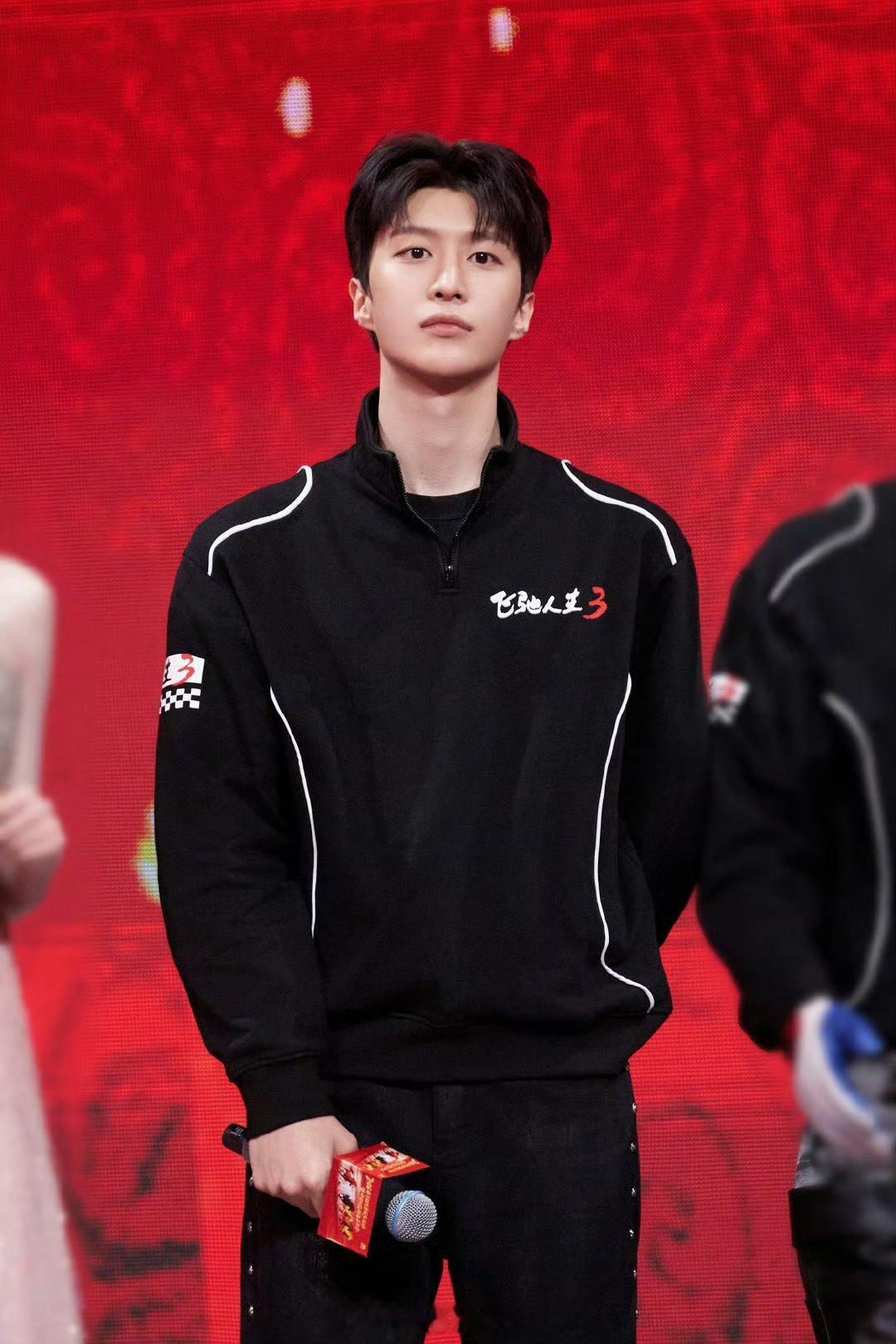 飞驰人生3咋站着就显得特别bking