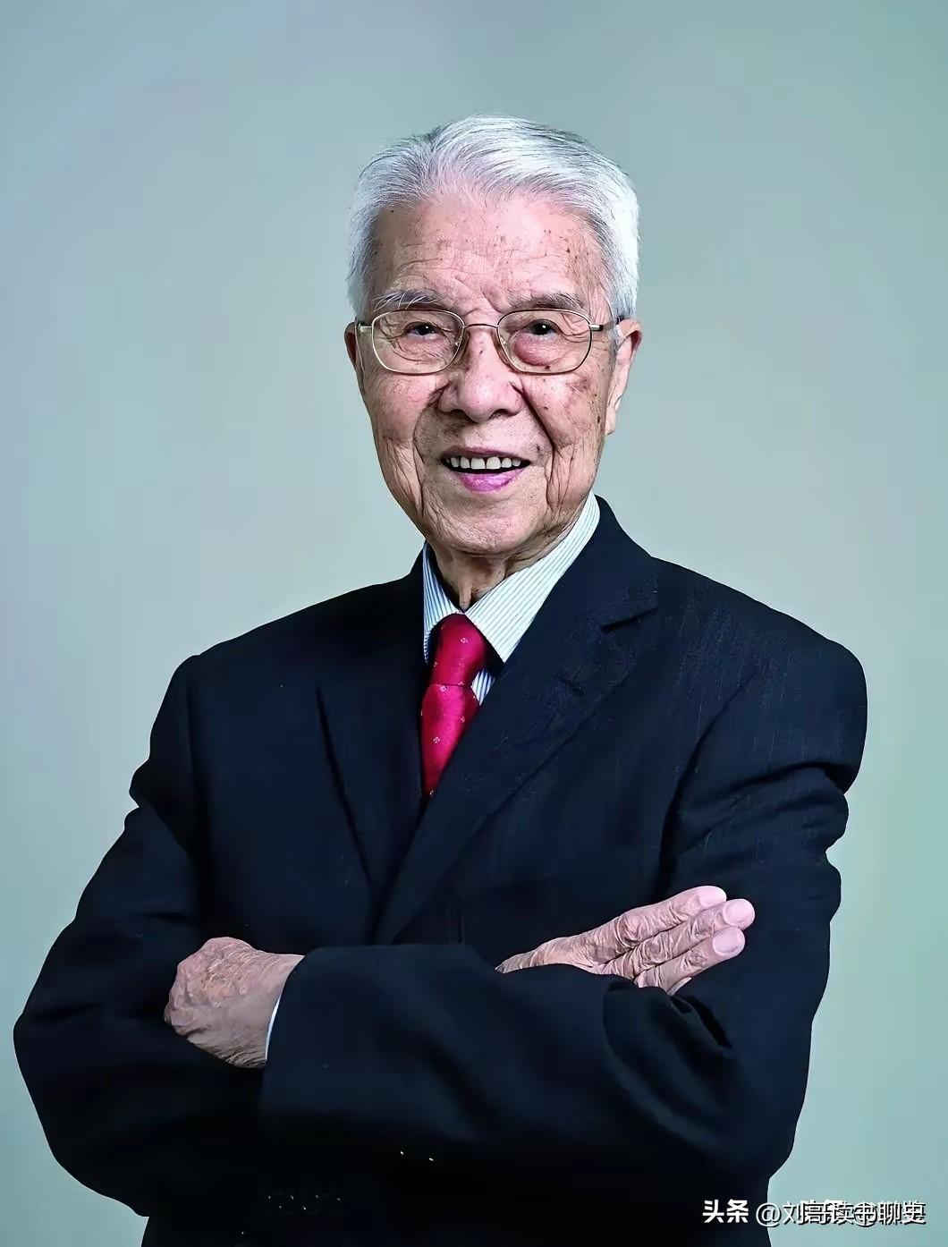 他抱着第七个死去的婴儿，双手颤抖。一个月内，无一存活。

而此刻，他三个月大女儿