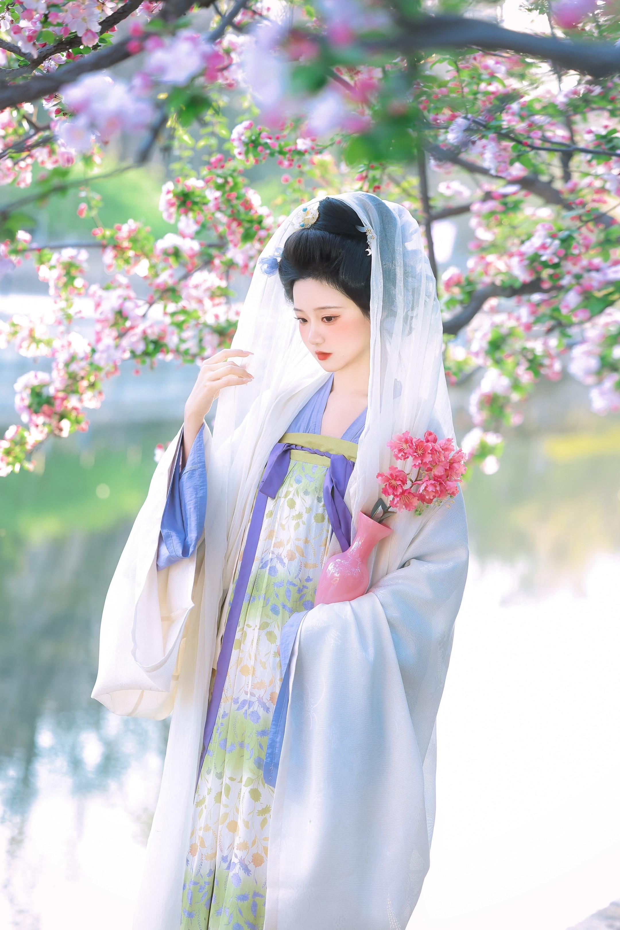 海棠花开。摄/后：我