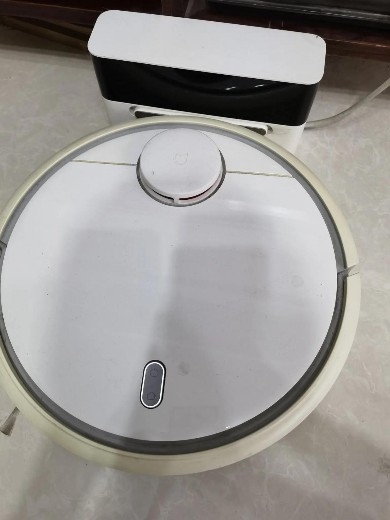 圆形囚徒
                  
         扫地机在光洁的