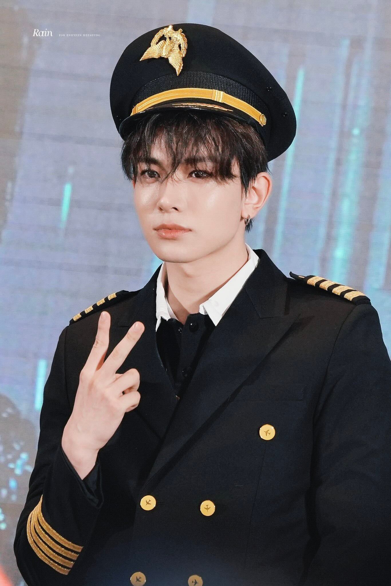 李羲承退出ENHYPEN永远支持solo艺人李羲承的所有决定，期待后续个人活动☺