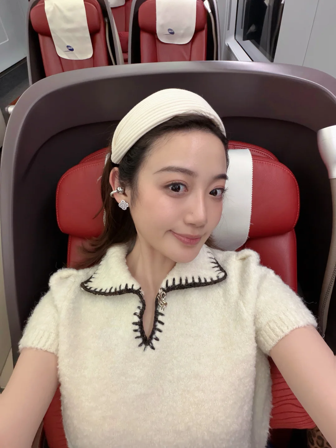现在的耳机🎧都这么好看吗？再也不夹耳朵了
