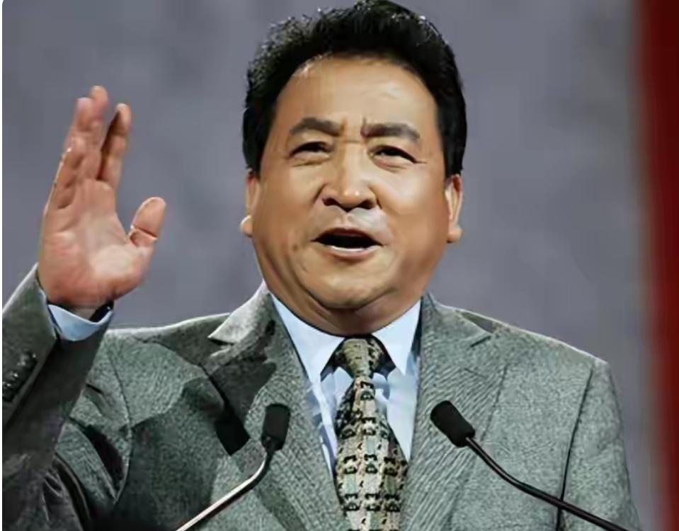 75岁姜昆近况：与46岁单身爱女相依为命，日子过得让人羡慕娱乐 明星