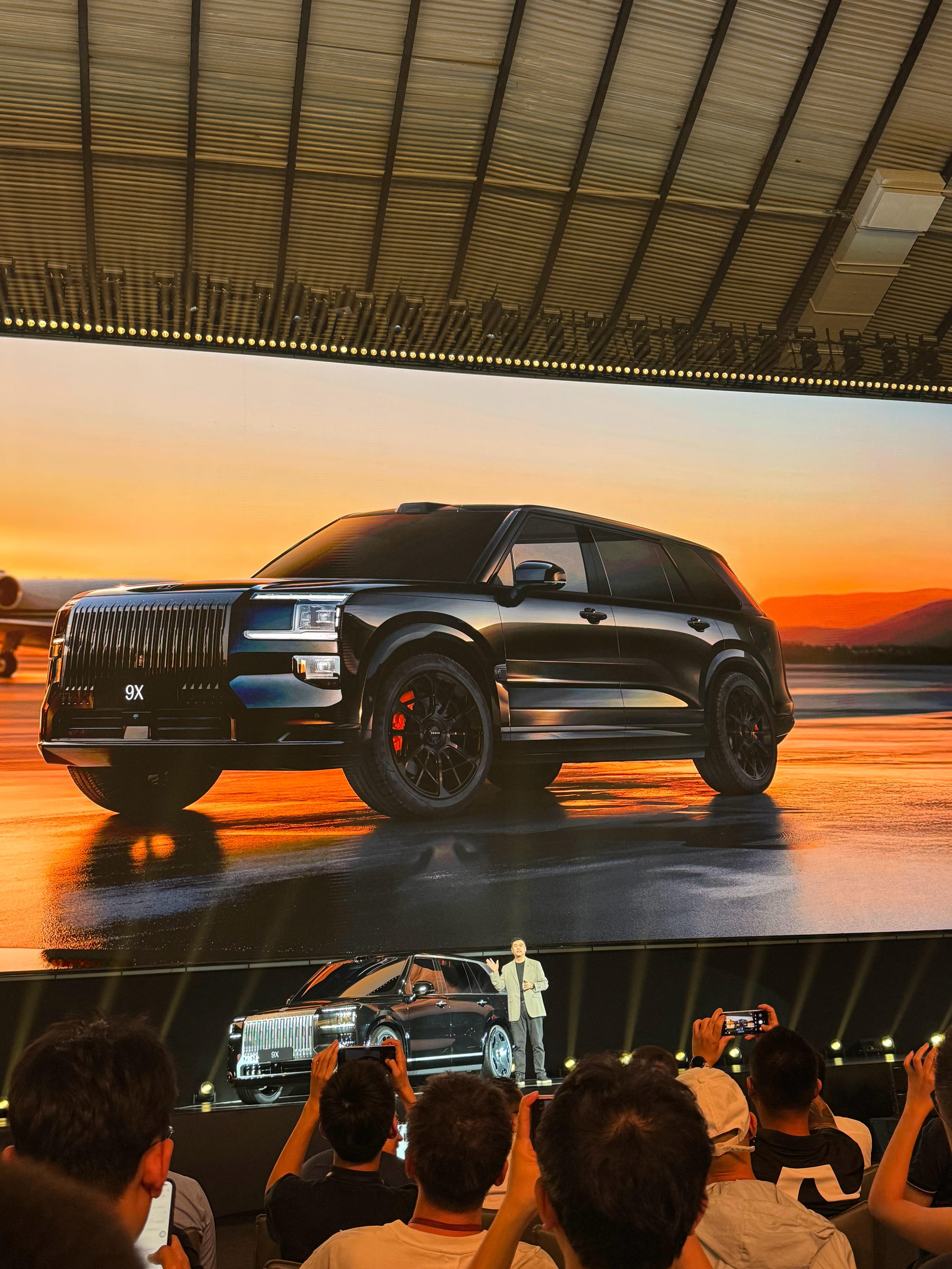 极氪9X 的 BB 版黑化版本可以称之为库氪极氪9X重新定义旗舰SUV ​​​
