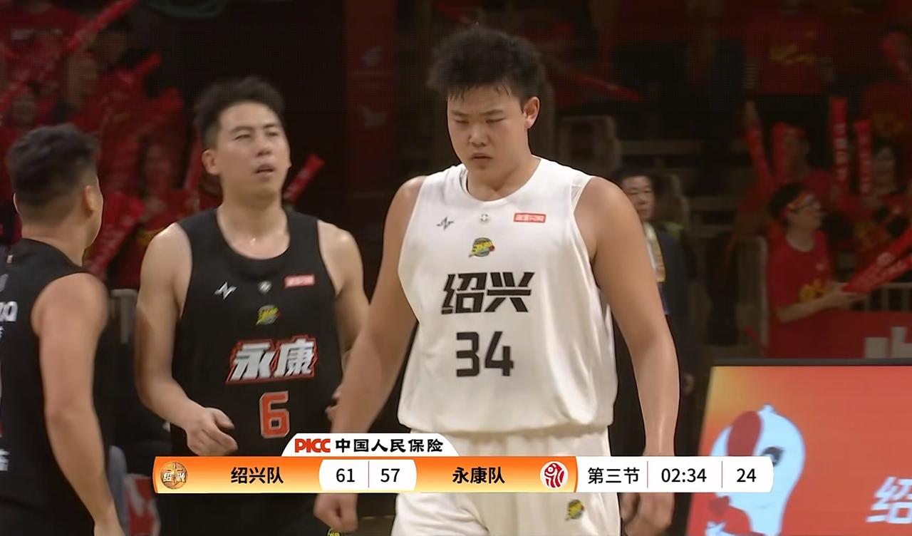 三节差点崩，今天第三节崩的是永康队，这就是球星的作用！淋漓尽致地体现在了绍兴队与