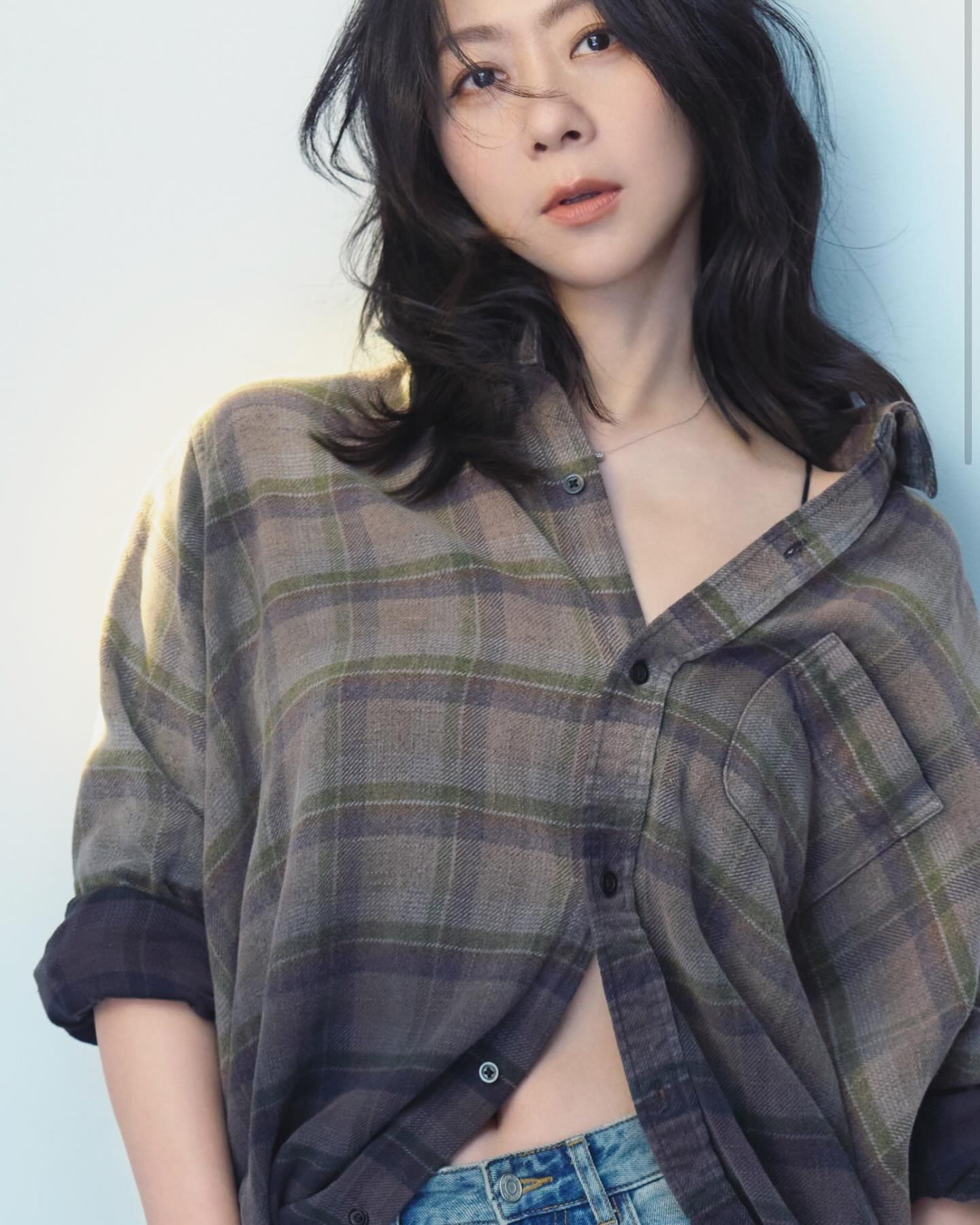 陈绮贞格子衬衫好性感🥵 