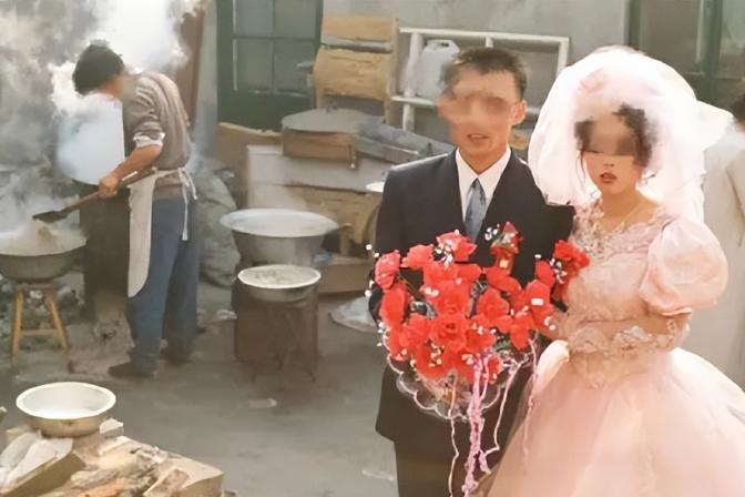 1987年，浙江一男子意外受伤，不久后妻子离奇失踪，男子苦苦寻找14年无果，直到