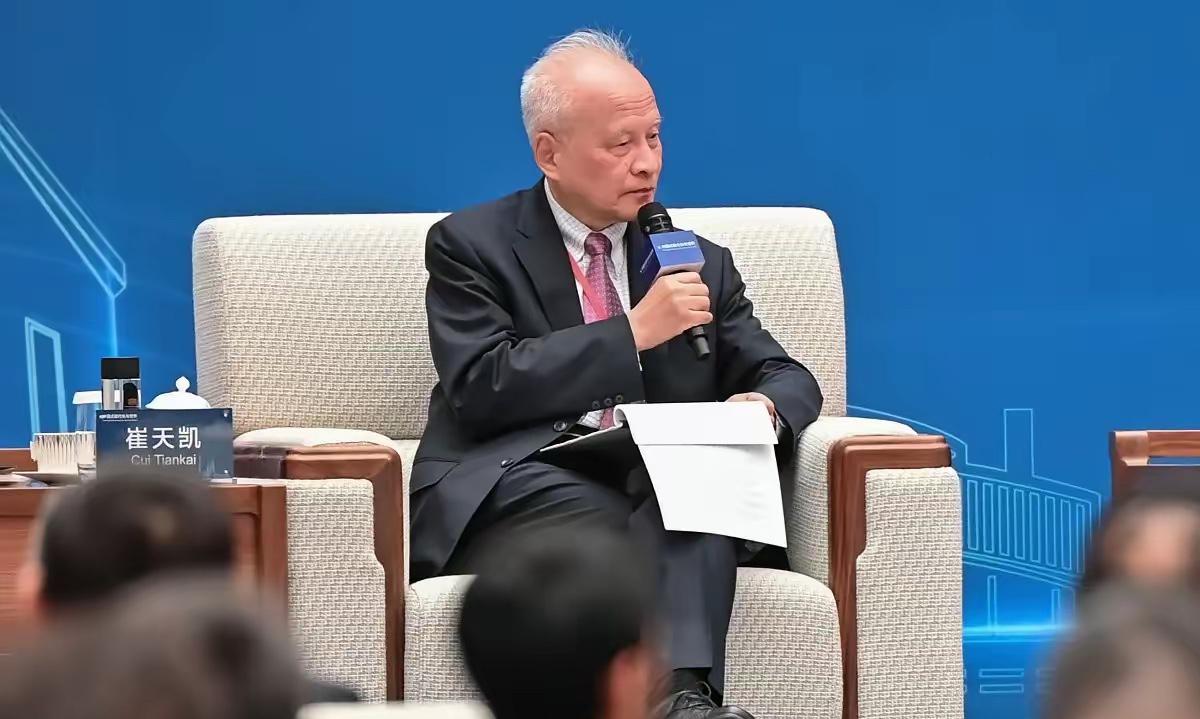 中国不接美国甩出的“中美G2”这张牌。

咱们国家直接把话挑明了：不当这个“二当