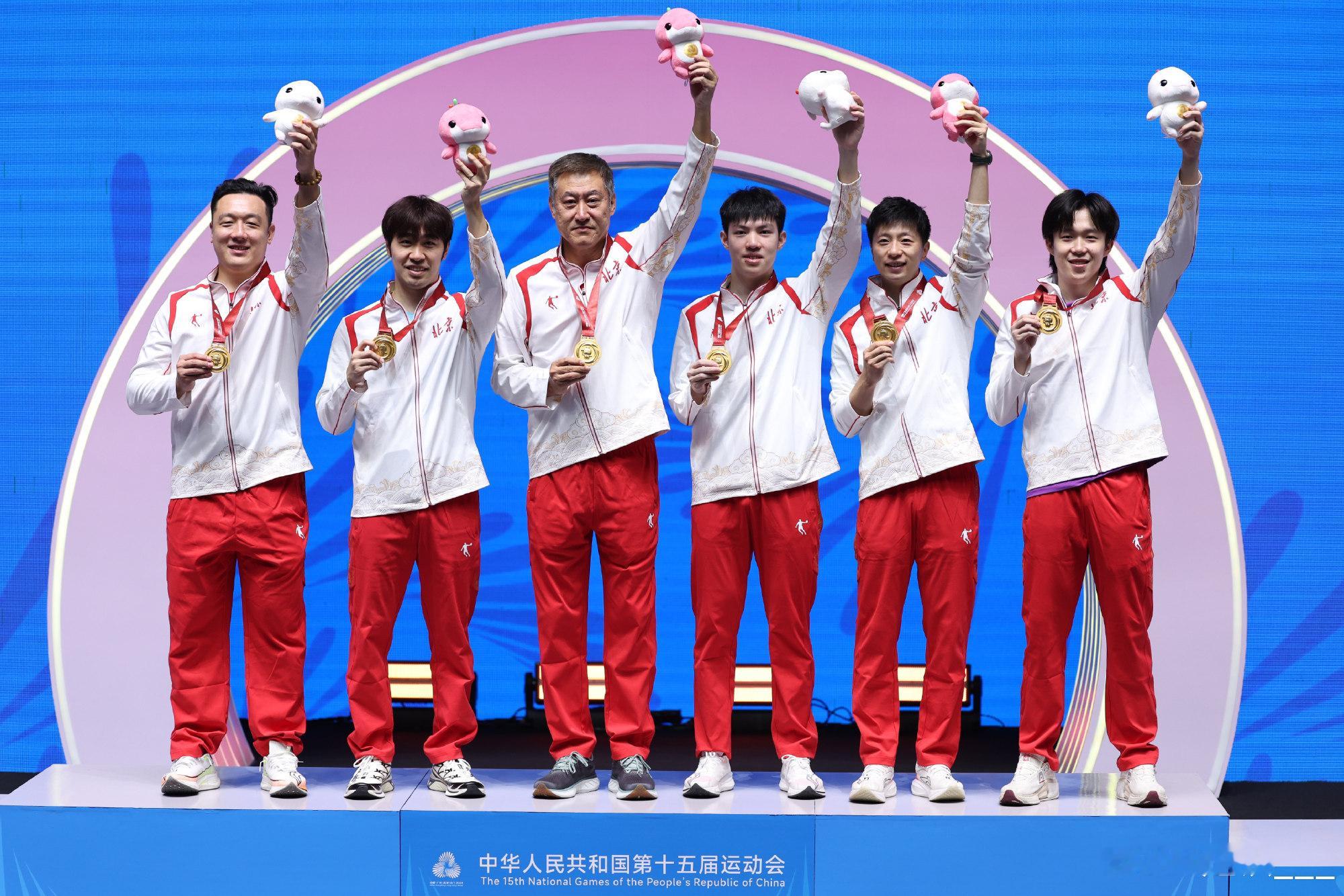 第十五届，王楚钦收获男团金牌和男单铜牌，下一站，成都混合团体世界杯。  发文：当