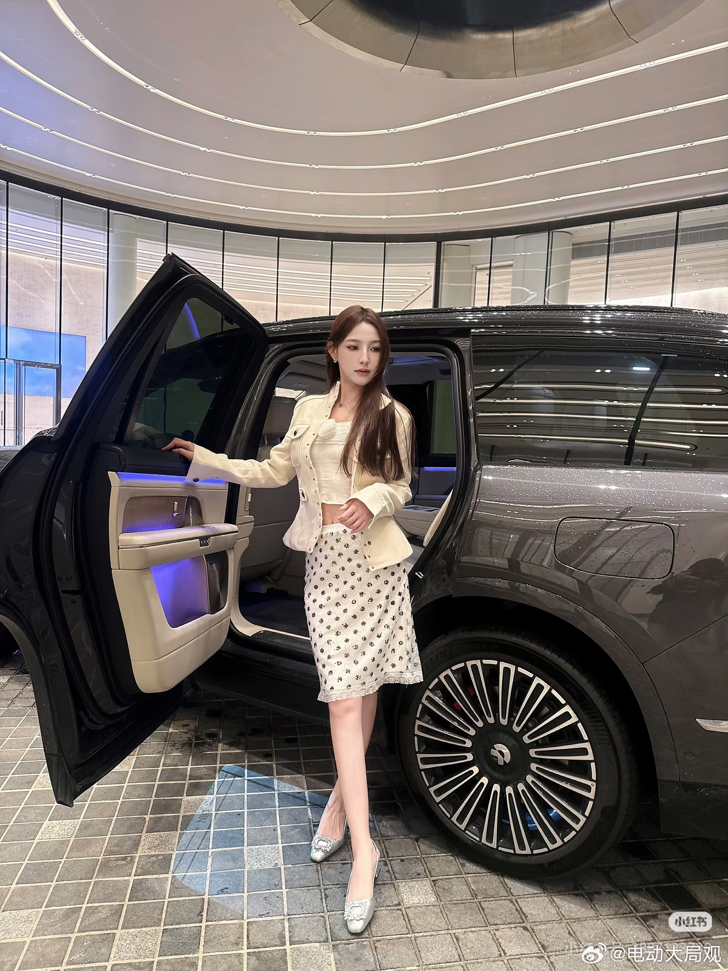 没有人会在原地等你 但你的ES8会🏙️ 凌晨加班结束，城市沉睡，晚归的路，总有