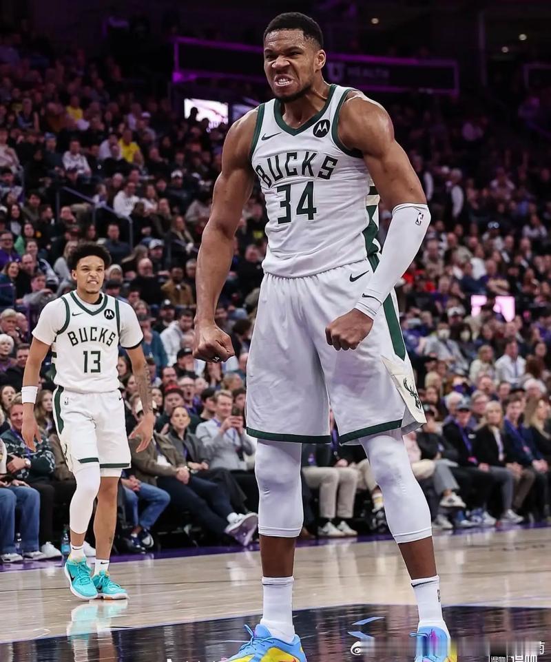 字母哥有点不讲球德今天雄鹿在对阵公牛的比中，字母哥最后时刻有点不讲球德，当两队打