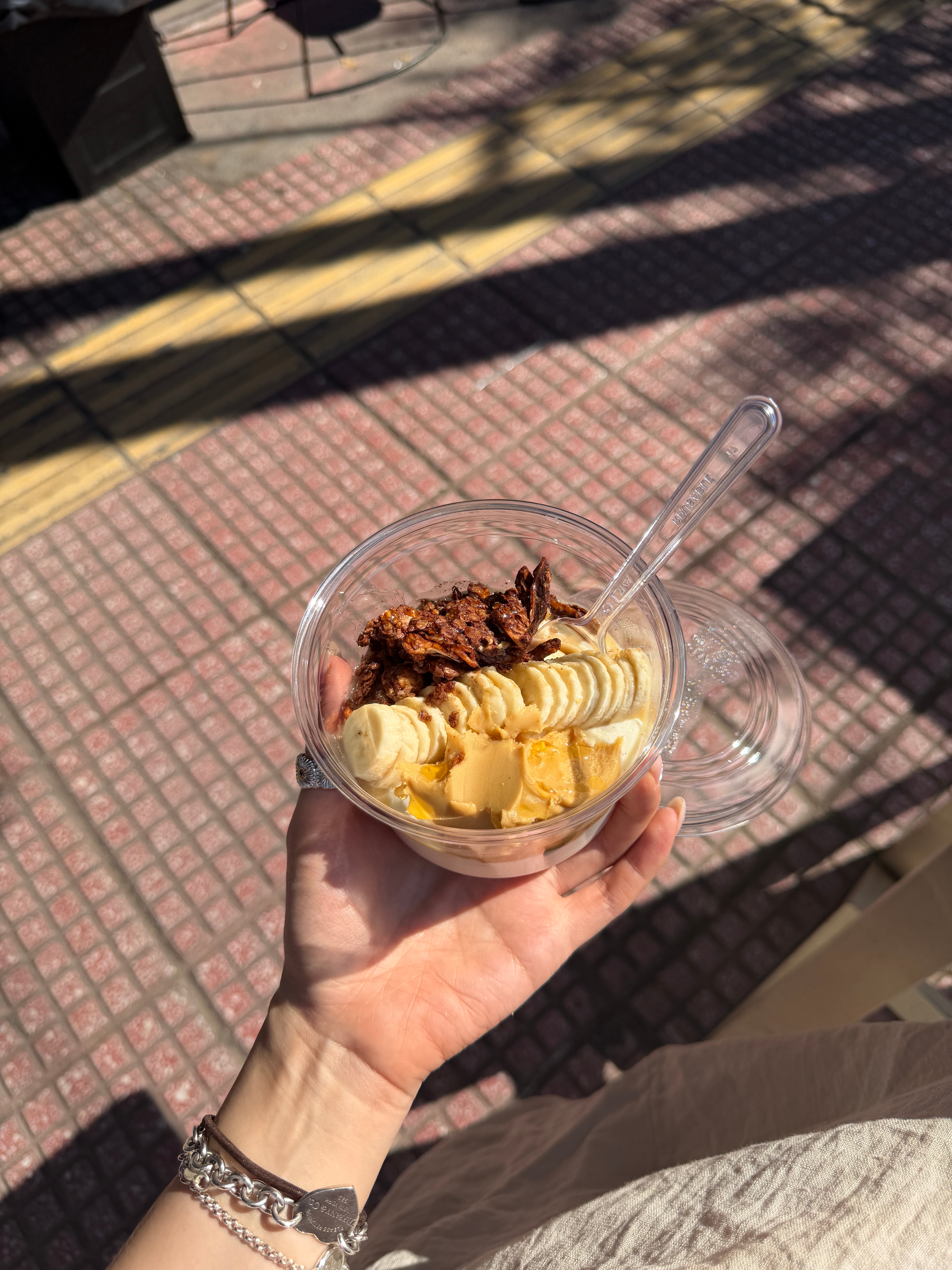 品味正宗希腊酸奶中 ​​​
