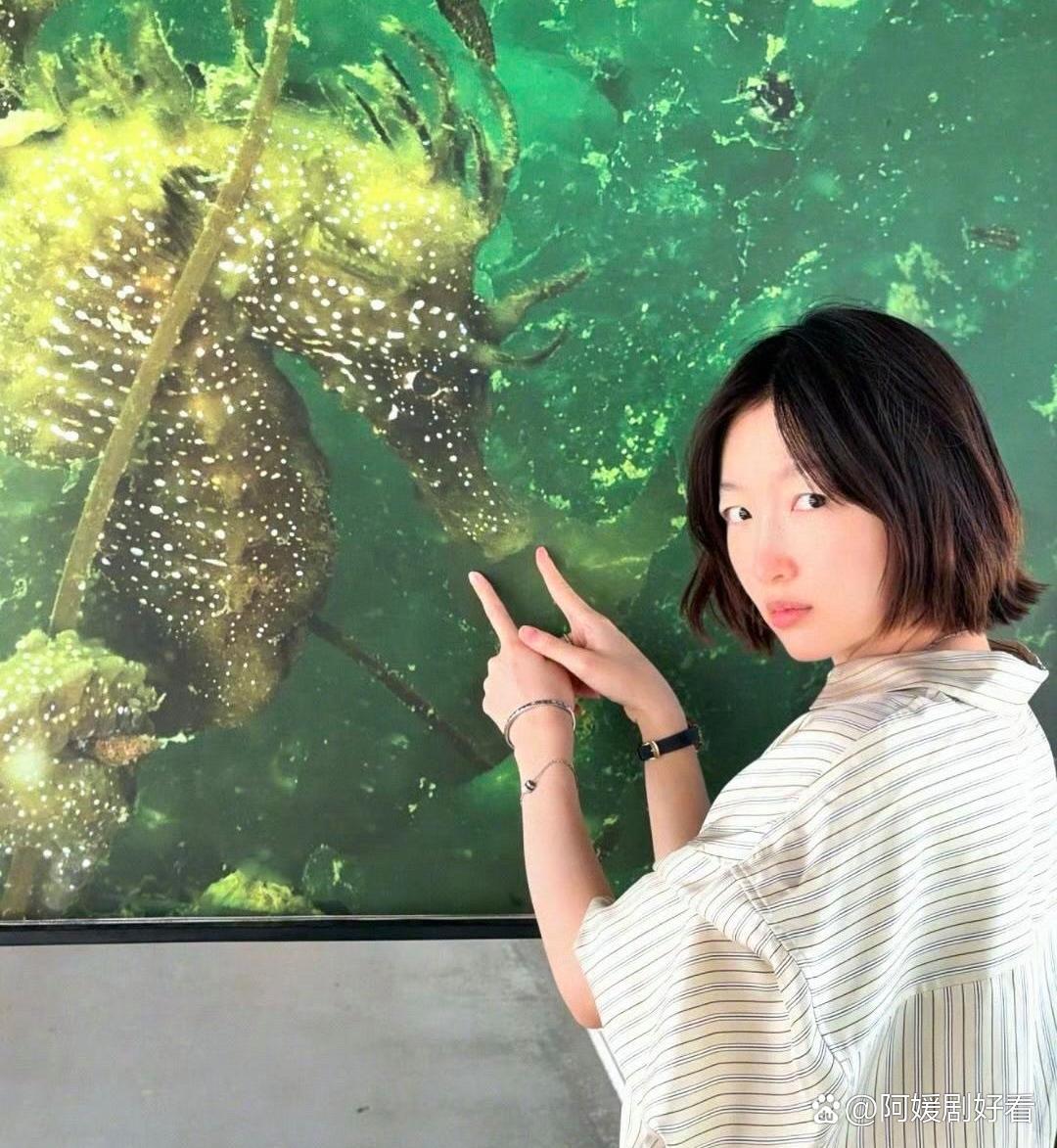 1.陈飞宇喜欢看人穿cos服，只是对于四字女星，他可不敢有那么多要求，对方愿意屈