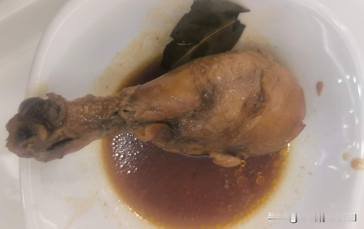 昨天苏超足球赛，苏州队客场踢平宿迁队，小伙子们不容易，小陆运动员这球挺关键的。上