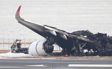 【日航A350客机大火已被扑灭】目前，1月2日发生撞机事故的日航A350客机大火