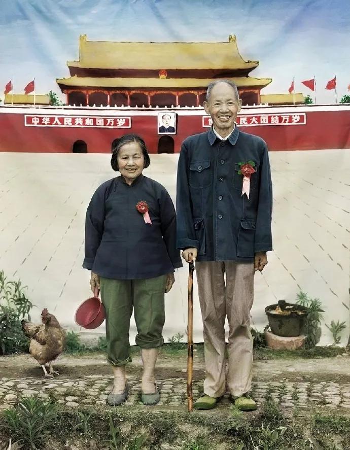上半身是理想，下半身是现实 ​​​​