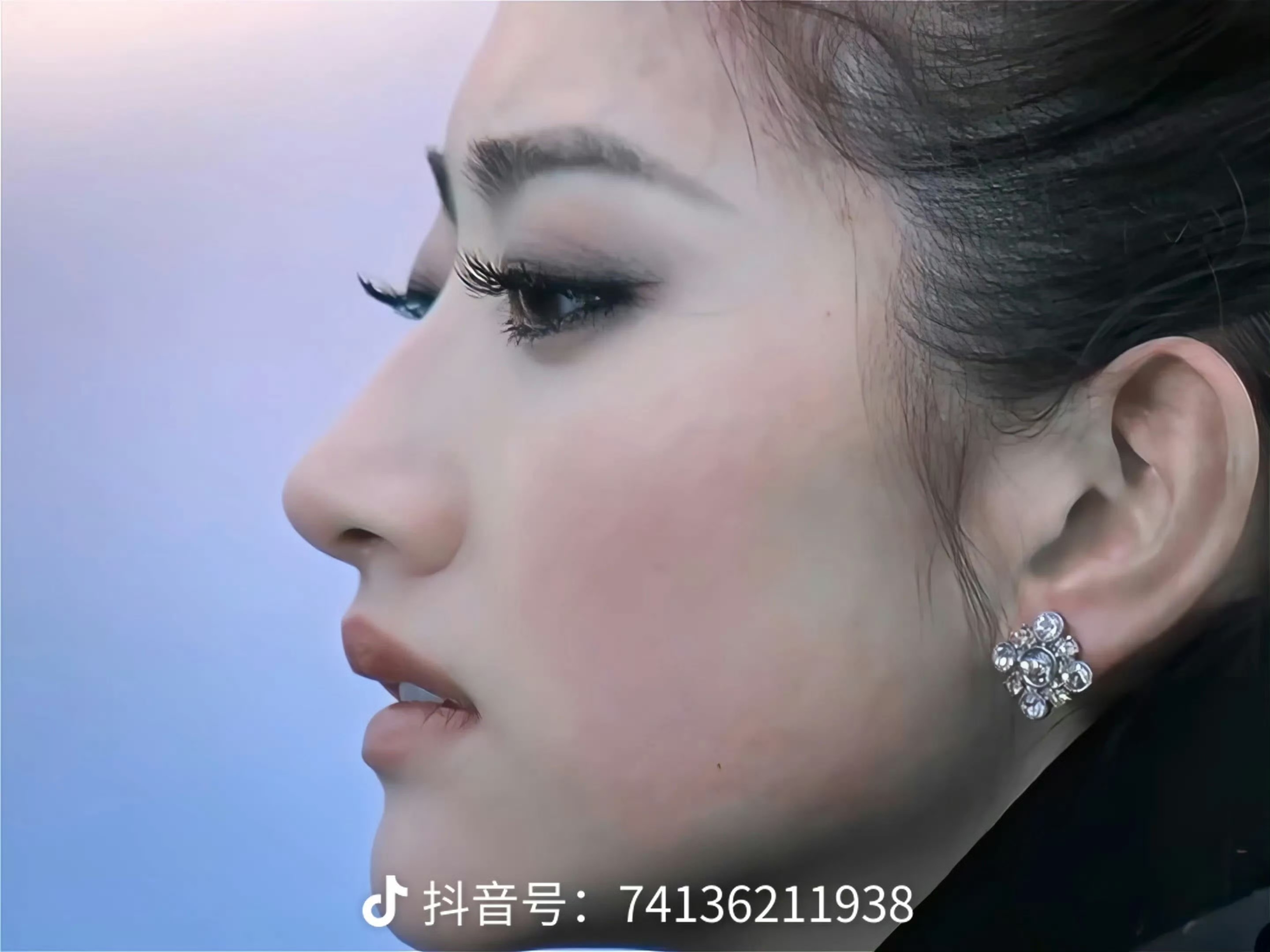 这张脸爽飞边子了老妈 ​​​