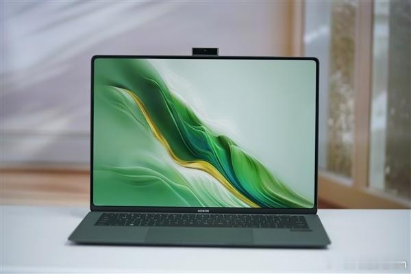 荣耀MagicBook Art 14今天上市了，4，售价7999元起 ​​​