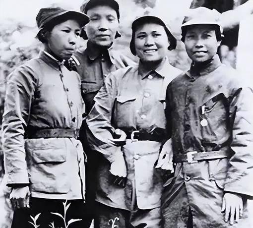 1941年，粟裕听说部队抓了200多名特务，忍不住开口：“我们不过一个师，敌人有