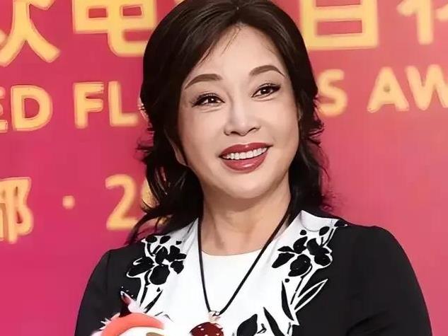 炸翻热搜！74 岁刘晓庆没离婚？前助理同居 6 年索赔 500 万，结局惨到没人