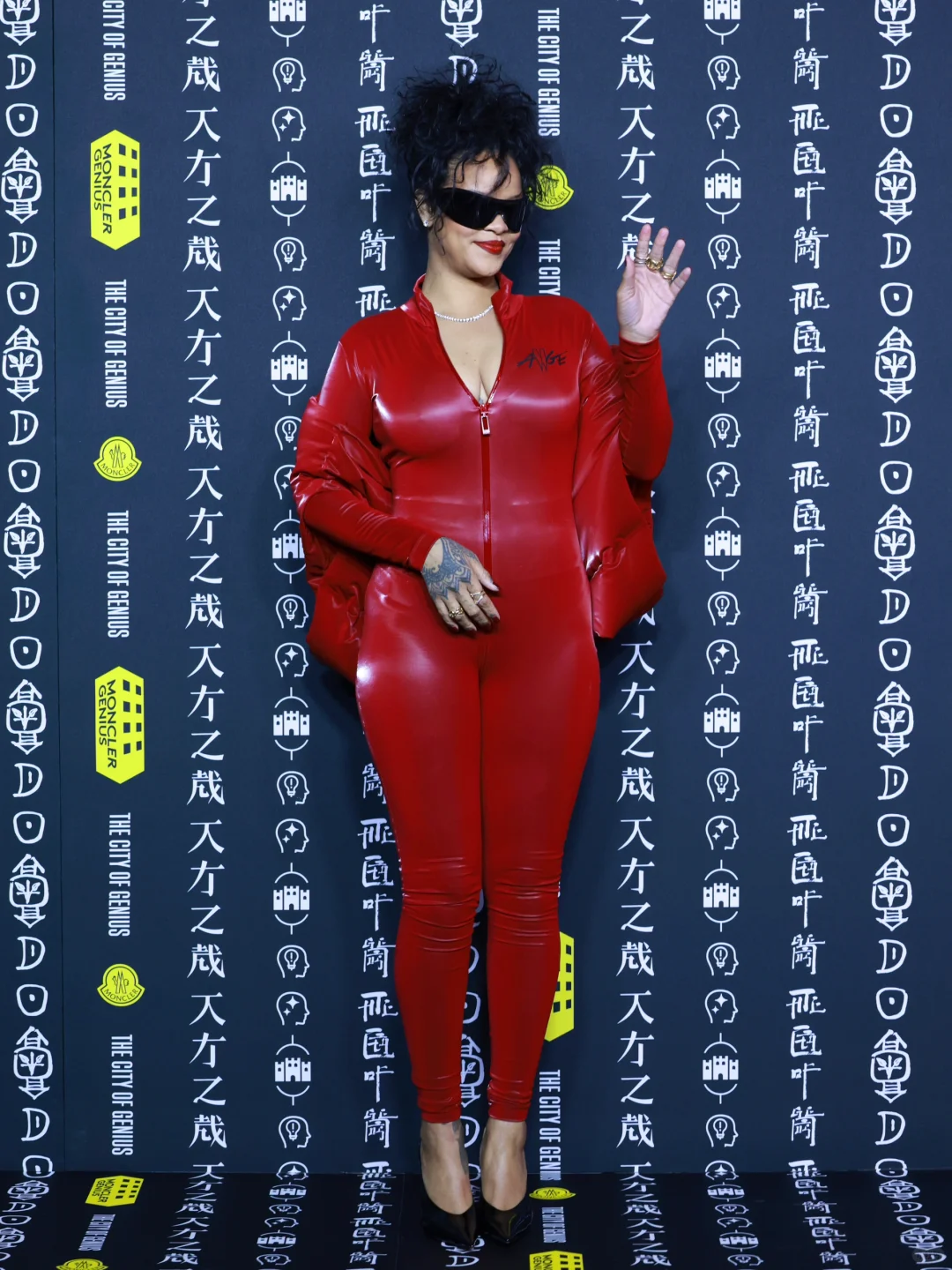 Rihanna亮相MonclerGenius活动