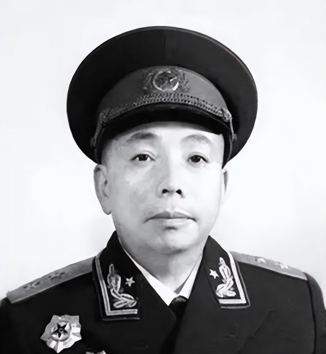 1955年徐立清被授予中将后，究竟为何主动给党中央写信请求辞去自己的职务？
19